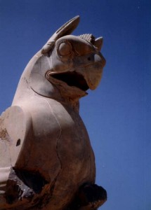 ペルセポリスのグリフィン像